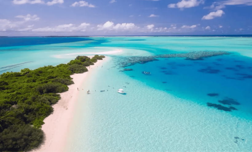 3 Islands Hopping at Gilutungan, Caohagan, Nalusuan + Lunch - Who will enjoy this island day most?