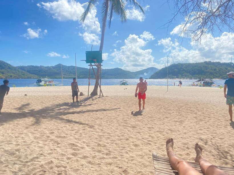 3DAYS AND 2NIGHTS SNORKEL ISLANDS HOPPING EXPEDITION - Food, drinks, and the value of a boat chef