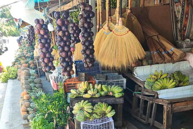 Bites and Sights: Tagaytay Food and Nature Excursion from Manila - Tagaytay City Fruit Market in only 15 minutes