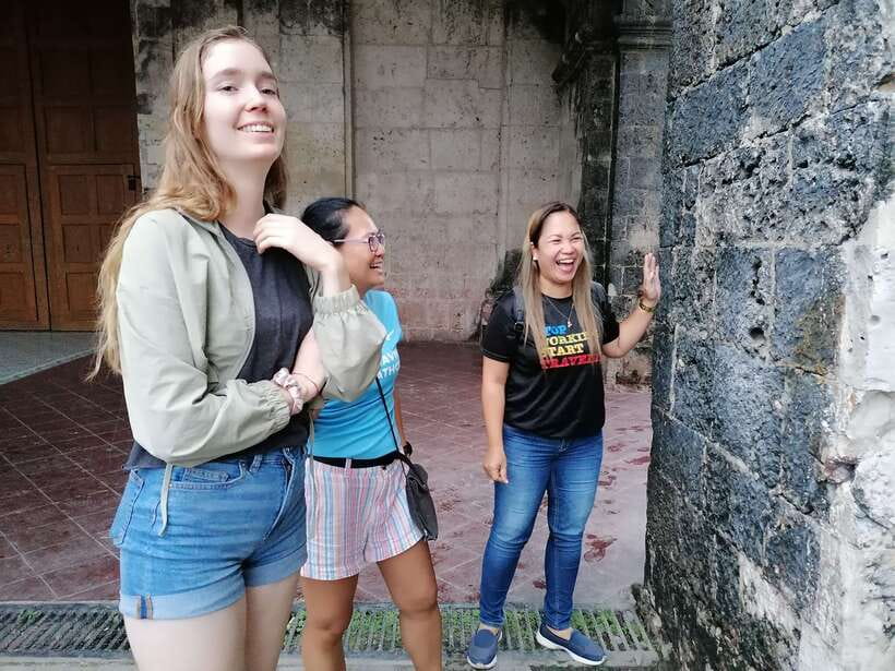 Bohol: Chocolate Hills and Countryside Tour - Guides, vehicles, and the pace of the day