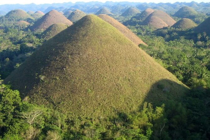 Bohol Countryside Tour to Chocolate Hills and Loboc River - A short look inside Guwaon Cave