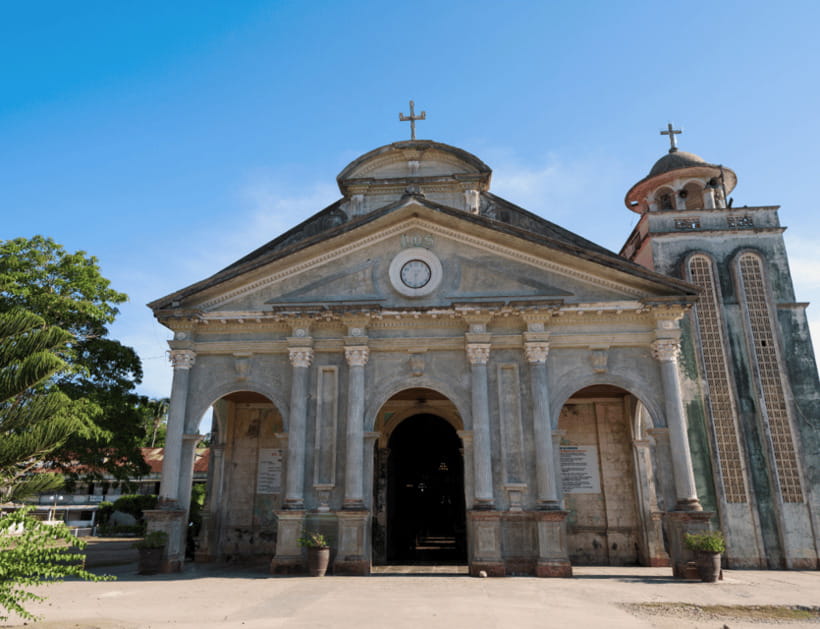 Bohol: Countryside Tour with Tarsiers and Chocolate Hills - Baclayon Church shows Bohol’s Spanish-era character