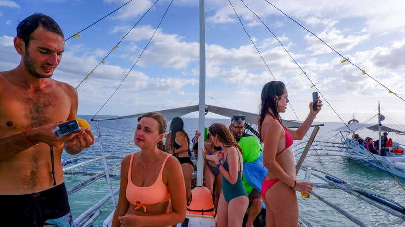 Bohol Virgin Island Sunset Tour - Guides who make the short tour work