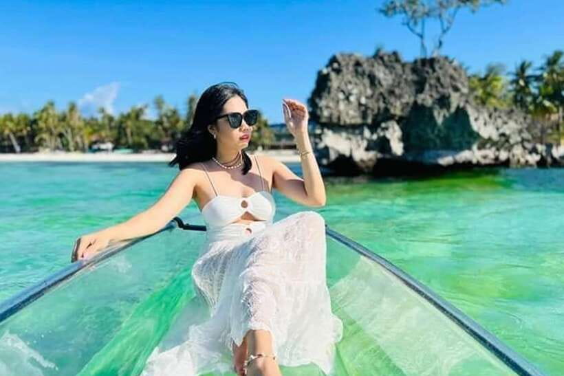 Boracay: Crystal Kayak Photo-op Experience - Bring your own camera and plan your shots