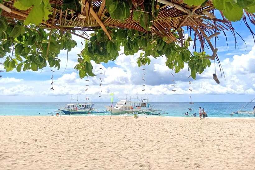 Boracay: Island Boat Tour with Crystal Cove Entry - The guide can shape the whole experience