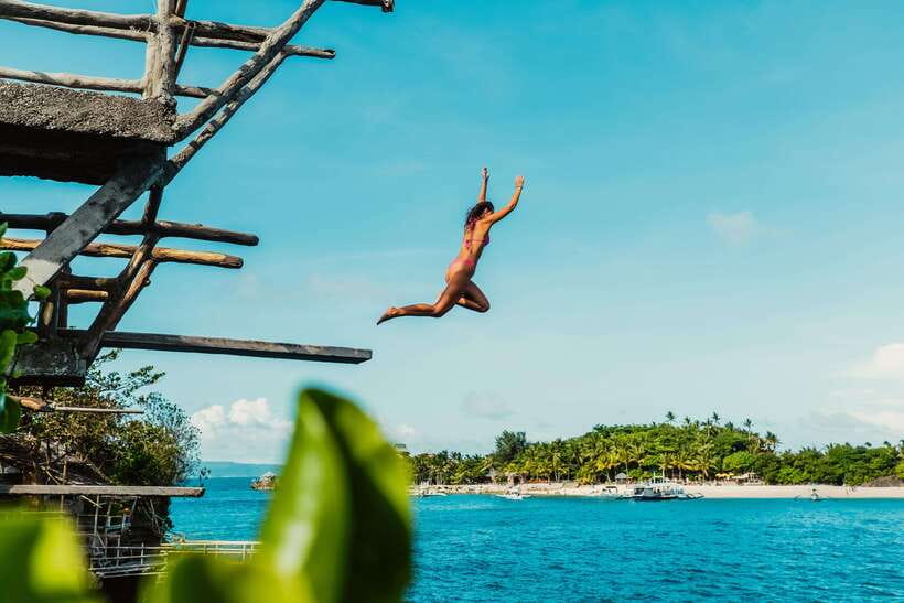 Boracay: Island Hopping & Cliff Jumping by Haqqy Life - Meeting at Frendz Resort & Hostel Boracay