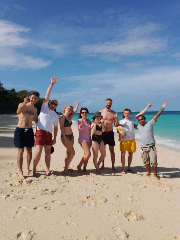 Boracay Island Hopping Experience - A four-hour taste of Boracay from the water