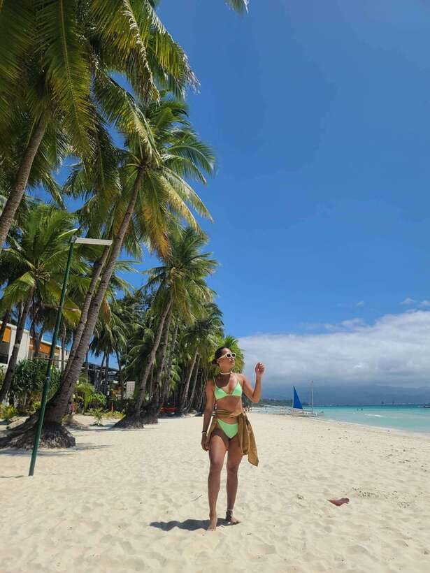 Boracay Island Hopping Experience - Puka Beach and time on the sand