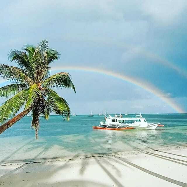 Boracay: Island Hopping | Pick-up at the Hotel - How well organized is the shared group format?