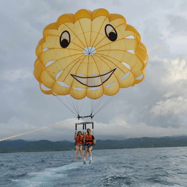Boracay: Island Hopping with Lunch, Crystal Cove, Snorkeling - What the shared boat means for your day