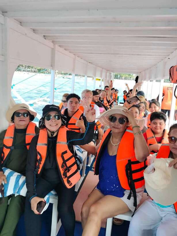 Boracay: Island Hopping with Snorkeling and Crystal Cove - Key points to know before you book