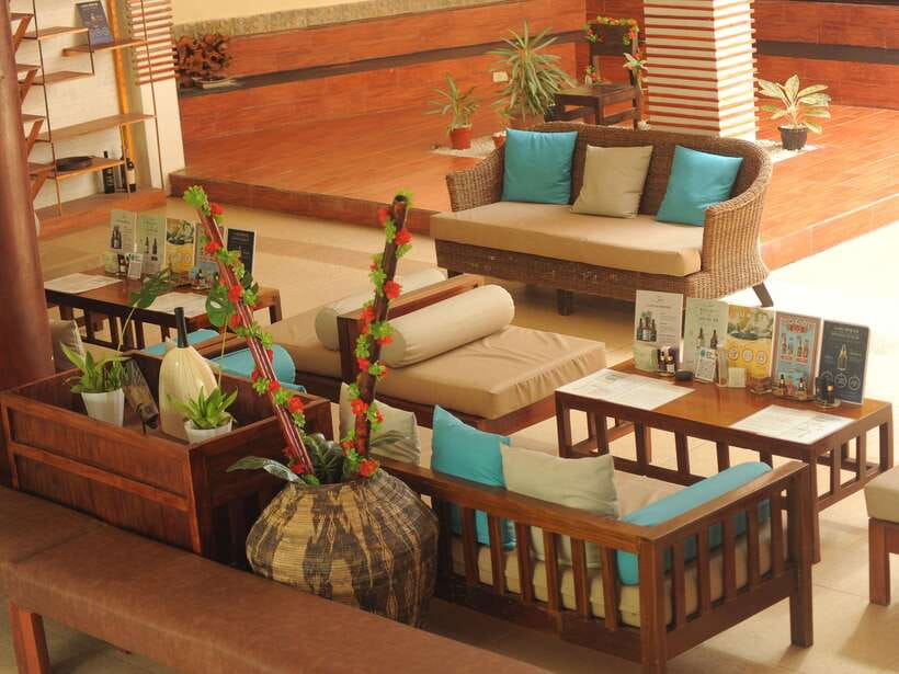 Boracay: Luna Spa Experience - Arriving near White Beach by local E-trike