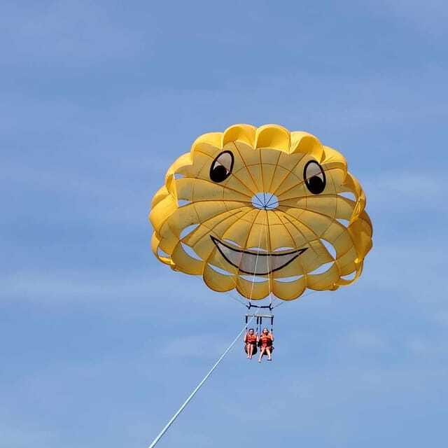 Boracay: Parasailing Adventure with Insta 360-Degree Camera - The Parachute Smiley keeps the mood light