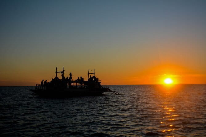 Boracay Private Island Hopping Premium with Lunch - Tambisaan Beach lunch adds welcome downtime