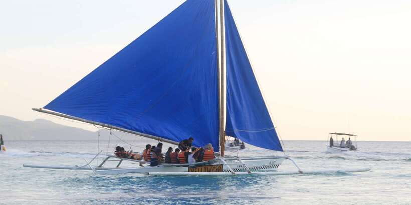 Boracay: Private Traditional Bamboo Boat Sailing Tour - Should you book the Boracay paraw sail?