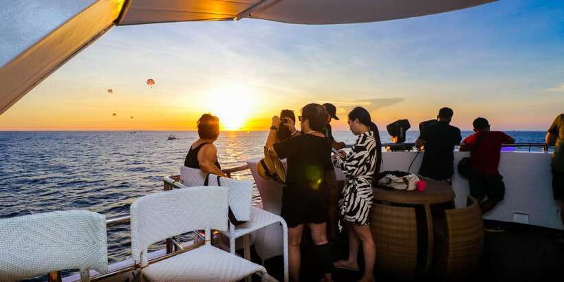 Boracay: Scenic Sunset Cruise with Live Music - Sunset views, music, and the question of live entertainment