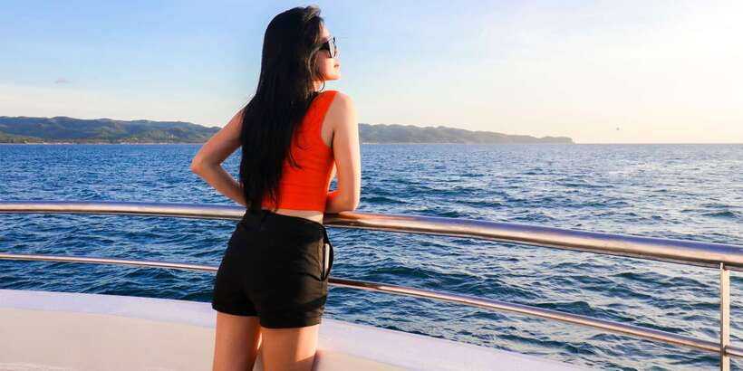 Boracay: Scenic Sunset Cruise with Live Music - Food, drinks, and what to bring