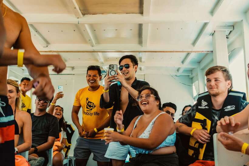 Boracay: Sunset Cruise Boat Party by Haqqy Life - A sunset made for the open water