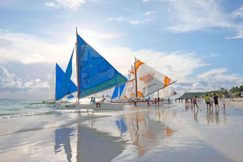 Boracay: Sunset Paraw Sailing Trip - A short ride on Boracay’s traditional paraw