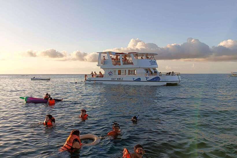 Boracay: Ultimate Party Cruise aboard the Andy World Yacht - Meeting Near Astoria Boracay