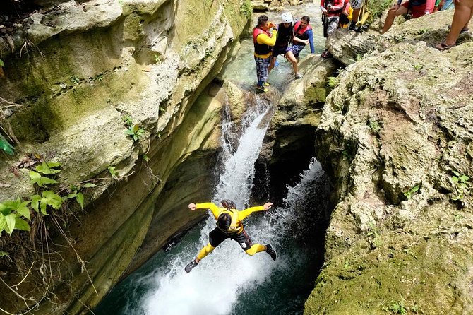 Canyoneering in Kawasan Badian Tour with Lunch & Transportation - The best parts of the Badian canyon adventure
