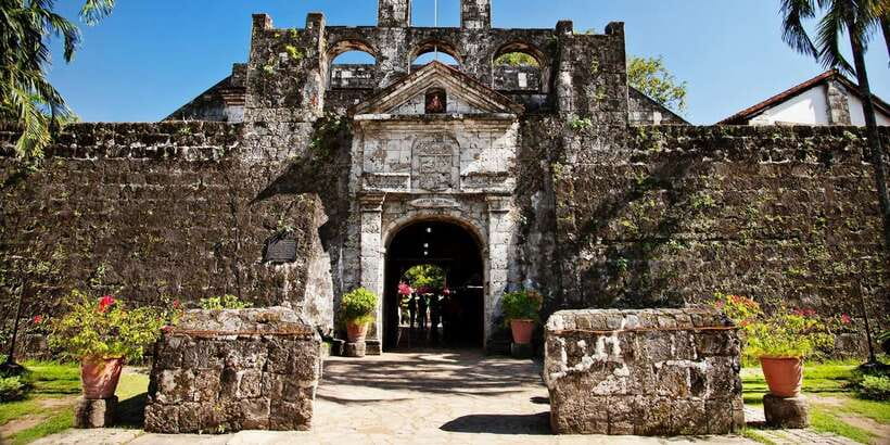 Cebu City: Historical, Local Cuisine & Mountain Guided Tour - Santo Niño and Magellan’s Cross explain Cebu’s Catholic heart