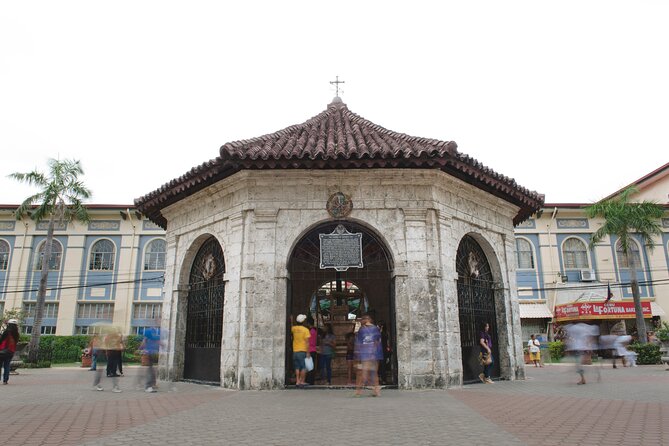Cebu City Tour - The Heritage of Cebu Monument in five minutes