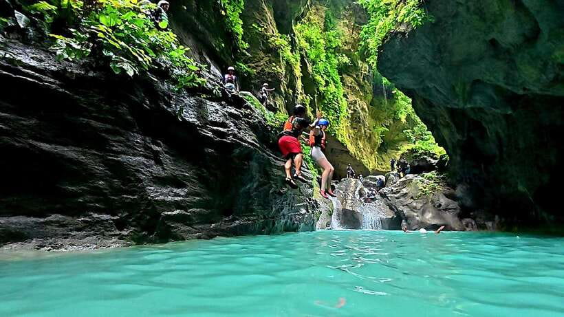 Cebu: Moalboal Sardine Run & Kawasan Falls Canyoneering - Canyoneering through Badian’s river canyons