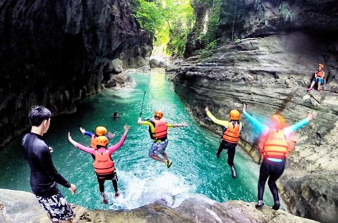 Cebu: Oslob Whale Shark Swimming and Kawasan Falls Canyoneering - Moving from whale sharks to Badian