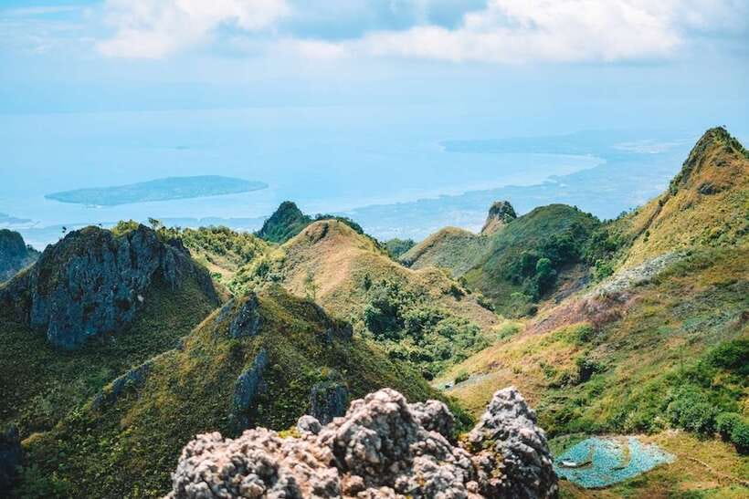 Cebu: Osmeña Peak and Kawasan Falls Canyoneering Day Trip - Osmeña Peak: a short walk with a big view