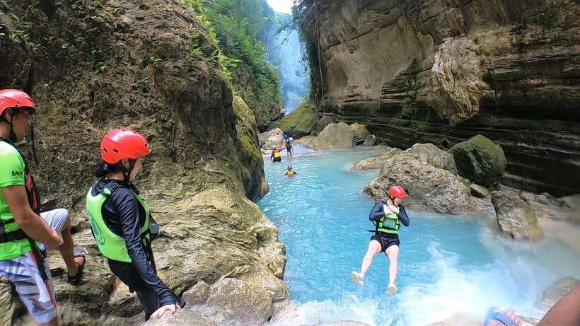 Cebu: Pescador Island, Sardines run and Kawasan Canyoneering - Two Cebu classics in one demanding day