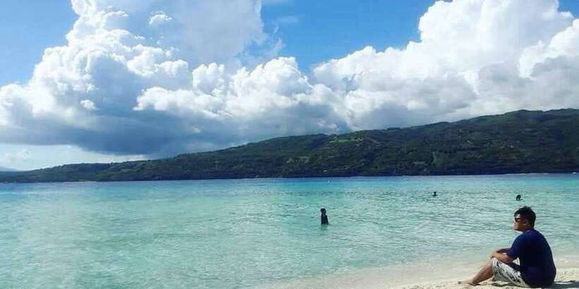 Cebu: Private Sumilon Island & Optional Whale Shark Swim - Taking the boat to Sumilon Island