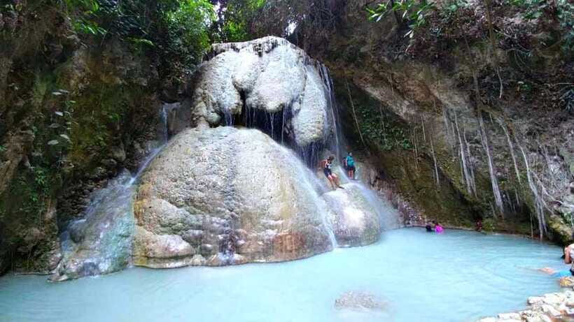 Cebu South Falls: Mantayupan, Kawasan, Inambakan & Aguinid - The beachfront lunch in Badian