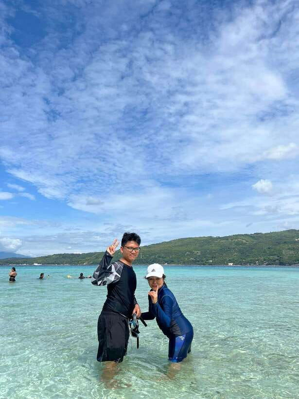 Cebu: Whaleshark Encounter, Sumilon Sandbar & Tumalog Falls - Oslob whale sharks: the morning centerpiece