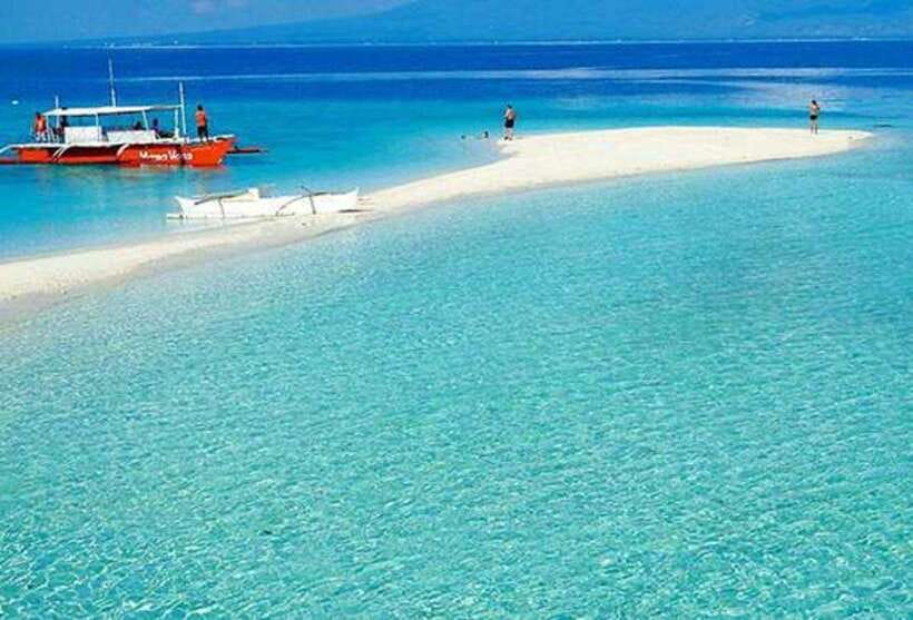 Cebu: Whaleshark Encounter, Tumalog Falls & Sumilon Sandbar - A practical breakfast stop after the swim