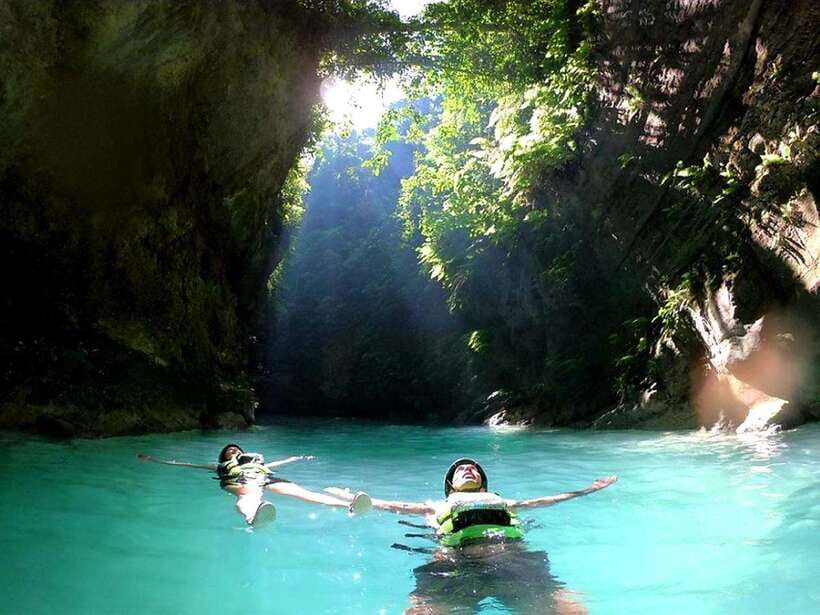 Cebu: Whaleshark Swimming & Kawasan falls Canyoneering Tour - Three hours through water, rock, and waterfalls