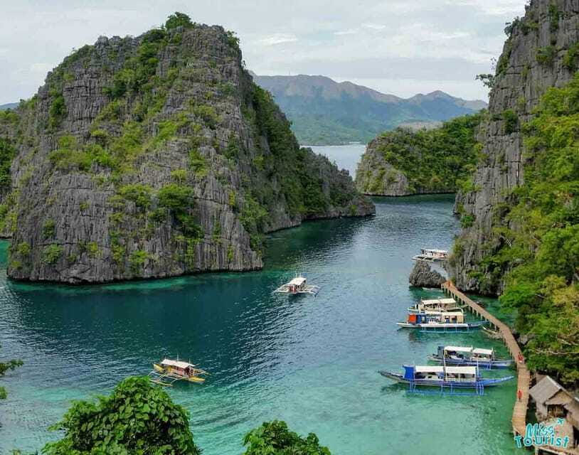 Coron: Barracuda Lake and Reef Garden Tour with Lunch - Smith Beach and a seafood buffet