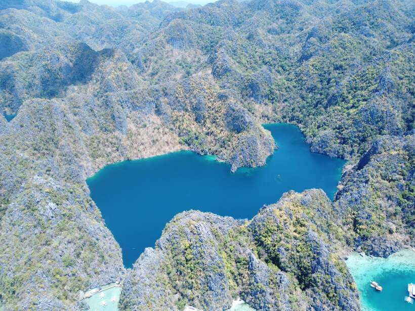 CORON: Kayangan Lake, Baracuda Lake and Twin Lagoon, etc. - Barracuda Lake brings unusual water layers