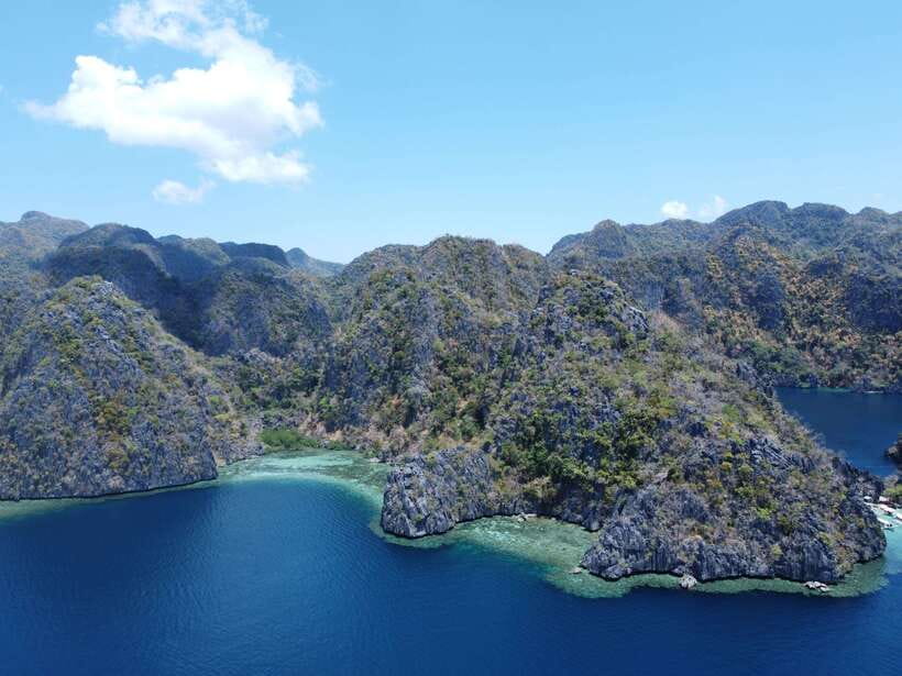 CORON: Kayangan Lake, Baracuda Lake and Twin Lagoon, etc. - Kayangan Lake begins the day with the big view