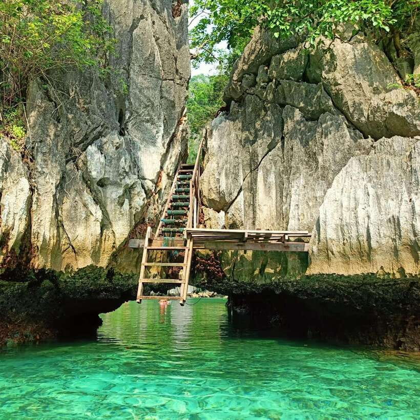 Coron: Kayangan Lake, Twin Lagoon, and Siete Pecados Tour - Twin Lagoon and the narrow passage