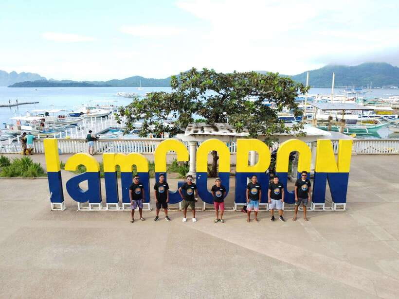 Coron: Kayangan Lake, Twin Lagoon, and Siete Pecados Tour - Atuayan Beach: lunch with a view