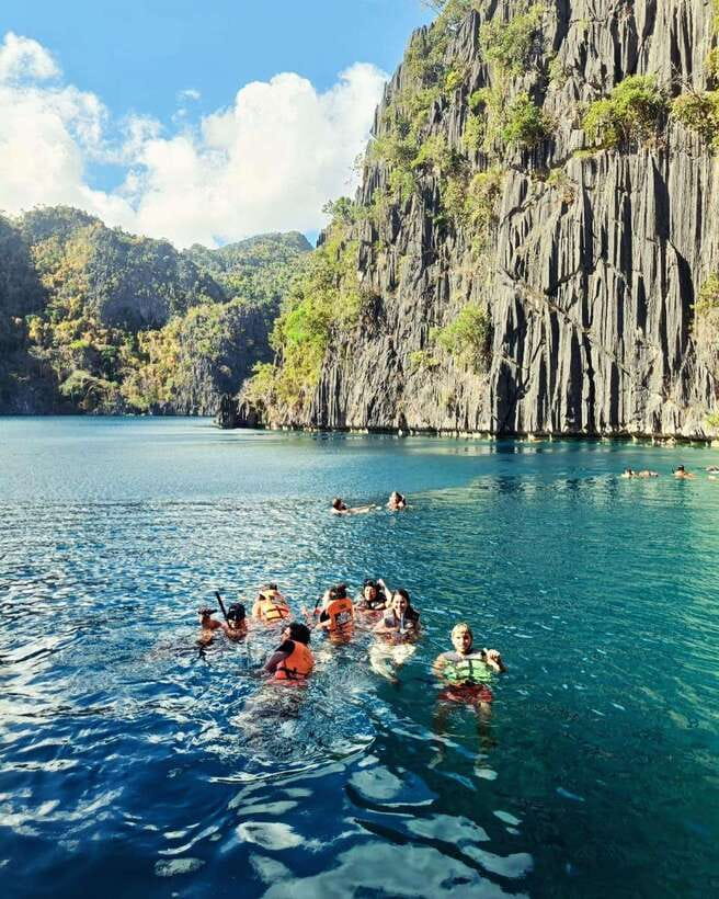 Coron/Palawan: Coron Super Ultimate Tour with Lunch - CYC Beach and the final swim