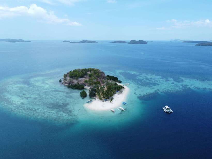 CORON:REEF AND WRECK - 2 JAPANESE WRECK AND PASS ISLAND TOUR - Safety and comfort in the water