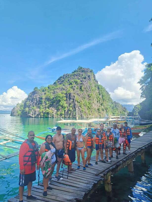 CORON TOUR - PRIVATE BOAT RENTAL with LUNCH (7 Destinations) - What an eight-hour private boat day really feels like