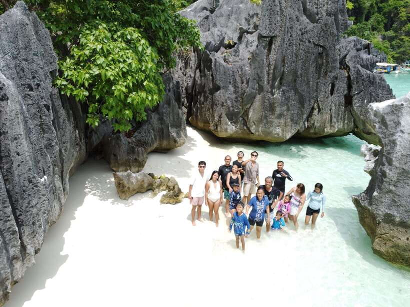 CORON TOUR - PRIVATE BOAT RENTAL with LUNCH (7 Destinations) - Kayangan Lake and the view worth the climb