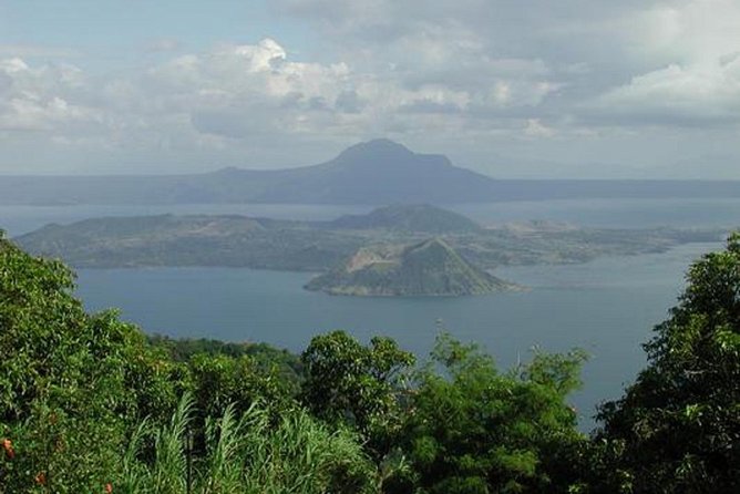 Cruise Shore Excursion of Taal Volcano with Lunch - Museo Orlina and the shape of Philippine glass art
