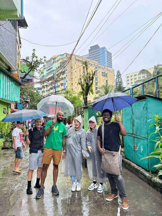 Discover the Real Manila with a Local Guide - Meeting people and taking photographs
