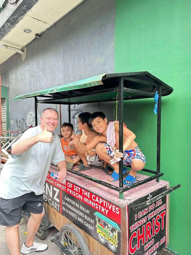Discover the Real Manila with a Local Guide - Meeting Floyd or V and setting the tone