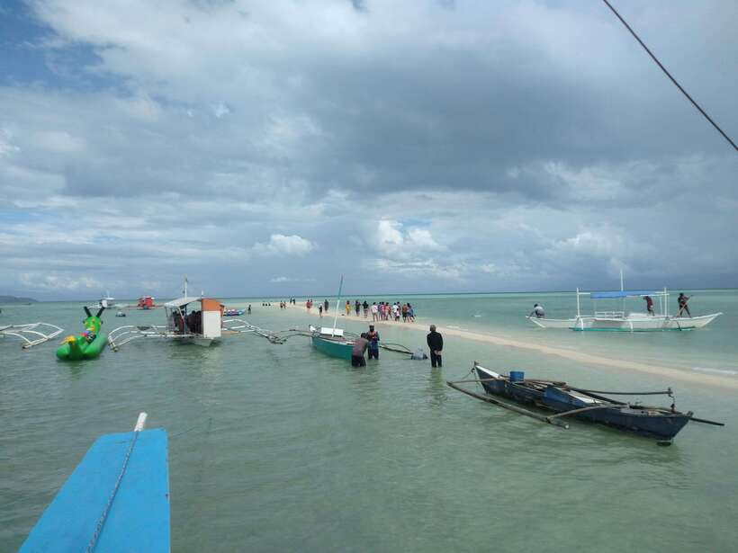 Dumaguete: Dolphin Watching & Manjuyod Sandbar Private Tour - What to bring for the boat and sandbar