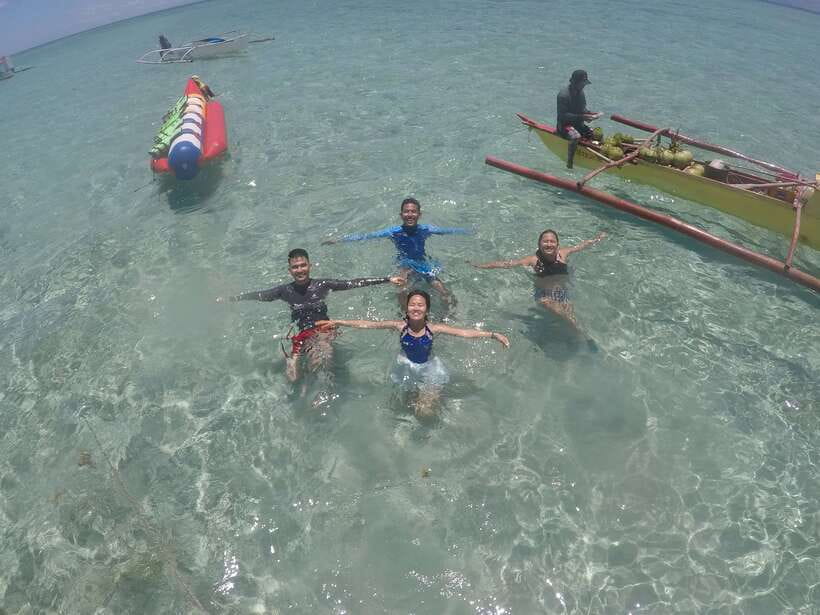 Dumaguete: Dolphin Watching & Manjuyod Sandbar Private Tour - Searching Bais Bay for wild dolphins